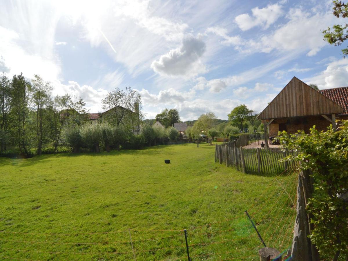 Attractively Furnished In Vakantiehuis *