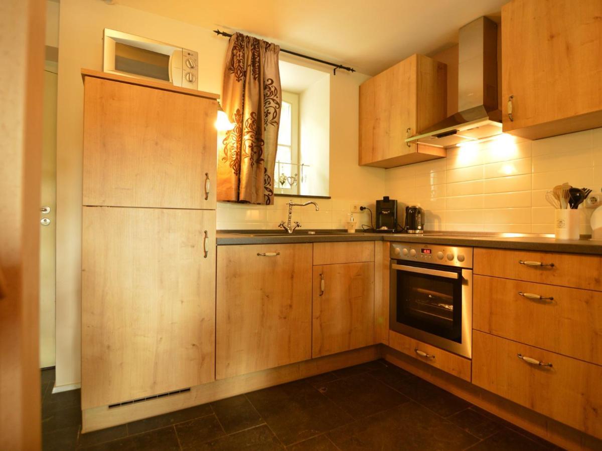 Attractively Furnished In * Slenaken